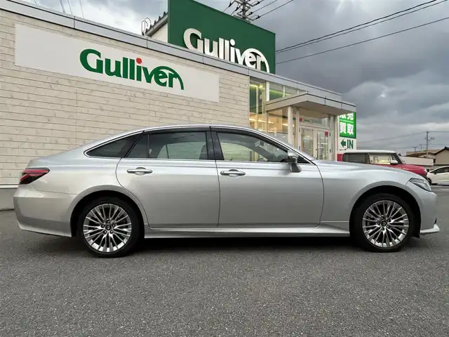 トヨタ クラウン ハイブリッド S Four エレガンススタイルⅡ 山形県 2020(令2)年 5.4万km プレシャスシルバー 純正メーカーナビ/バックカメラ/専用ツートンハーフレザーシート/ブラインドスポットモニター/ビルドインＥＴＣ/パワーシート＆シートヒーター/ステアリングヒーター/レーダークルーズコントロール/前後ドライブレコーダー/電動リアサンシェード/純正18インチアルミ