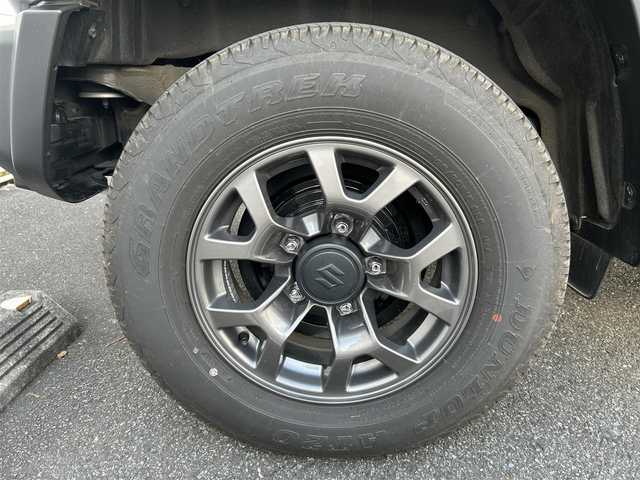 スズキ ジムニー シエラ JC 埼玉県 2025(令7)年 0.5万km ブルーイッシュブラックパール3 カーオーディオ(DEH-7100)/　(FM/Bluetooth/CD)/ビルトインETC/4WD/クルーズコントロール/衝突被害軽減ブレーキ/車線逸脱警報/後方コーナーセンサー/運転席・助手席シートヒーター/ヒーテッドドアミラー/ヘッドライトウォッシャー/背面タイヤ/オートLEDライト/純正15インチアルミホイール