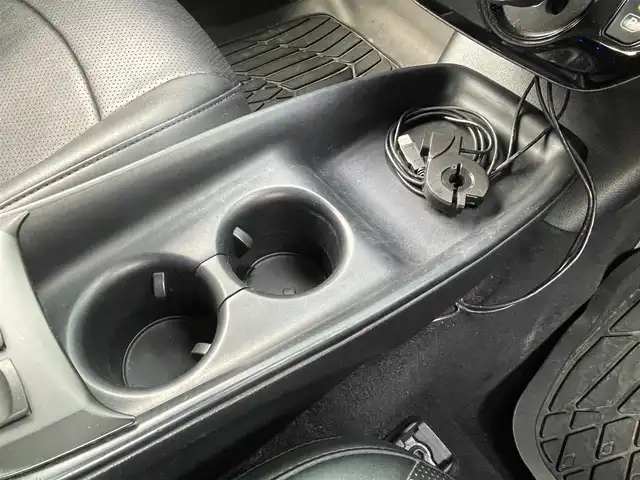 トヨタ プリウス Sセーフティプラス 宮崎県 2016(平28)年 8.1万km アティチュードブラックマイカ 純正９インチナビ／フルセグ／バックカメラ／ＥＴＣ／モデリスタエアロ／ＬＥＤヘッドライト／クリアランスソナー／純正アルミ/オートマチックハイビーム/レーダークルーズ