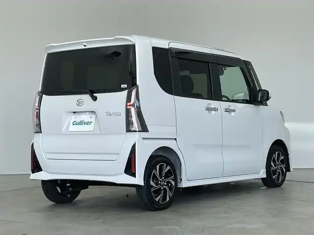 ダイハツ タント カスタム X 埼玉県 2024(令6)年 0.7万km シャイニングホワイトパール ・純正１０インチナビ　/・全周囲モニター　/・ＥＴＣ　/・両側パワースライドドア　/・Ｂｌｕｅｔｏｏｔｈ　/ＤＶＤ　ＣＤ　/・フルセグＴＶ　/・HDMI入力端子　/・純正ドライブレコーダー　/・スマートアシスト　/・サイドバイザー/・電動パーキングブレーキ/・シートバックテーブル/・リヤサンシェード/・スマートキー/・プッシュスタート/・ＬＥＤヘッドライト/・フォグランプ