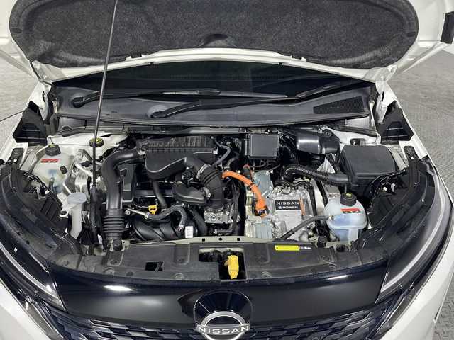 日産 オーラ G レザーエディション 沖縄県 2022(令4)年 2.2万km ピュアホワイトパール / スーパーブラック 2トーン 禁煙車　/県外仕入れ/純正メーカーナビ/【CD/DVD/フルセグTV/BT】/全方位カメラ/デジタルインナーミラー/BOSEサウンドシステム/プロパイロット/ETC2.0/衝突被害軽減システム/後方コーナーセンサー/ブラインドスポットモニター/オートマチックハイビーム/レザーシート/ステアリングリモコン/LEDヘッドライト/オートライト/スマートキー