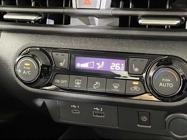 日産 オーラ G レザーエディション 沖縄県 2022(令4)年 2.2万km ピュアホワイトパール / スーパーブラック 2トーン 禁煙車　/県外仕入れ/純正メーカーナビ/【CD/DVD/フルセグTV/BT】/全方位カメラ/デジタルインナーミラー/BOSEサウンドシステム/プロパイロット/ETC2.0/衝突被害軽減システム/後方コーナーセンサー/ブラインドスポットモニター/オートマチックハイビーム/レザーシート/ステアリングリモコン/LEDヘッドライト/オートライト/スマートキー
