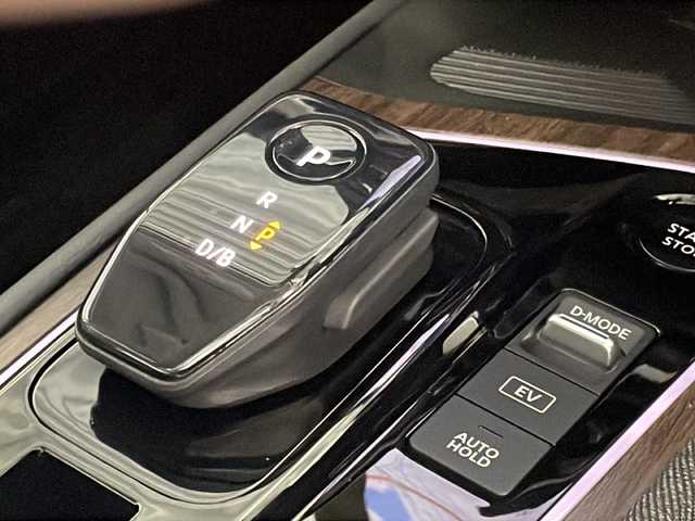 日産 オーラ G レザーエディション 沖縄県 2022(令4)年 2.2万km ピュアホワイトパール / スーパーブラック 2トーン 禁煙車　/県外仕入れ/純正メーカーナビ/【CD/DVD/フルセグTV/BT】/全方位カメラ/デジタルインナーミラー/BOSEサウンドシステム/プロパイロット/ETC2.0/衝突被害軽減システム/後方コーナーセンサー/ブラインドスポットモニター/オートマチックハイビーム/レザーシート/ステアリングリモコン/LEDヘッドライト/オートライト/スマートキー