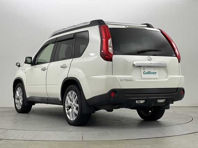 日産 エクストレイル 20Xt 新潟県 2012(平24)年 8.9万km ブリリアントホワイトパール 4WD/純正SDナビ/(AM/FM/CD/DVD/SD/フルセグ/Bluetooth)/バックモニター/ハイパールーフレール/レザーシート/全席シートヒーター/純正フロアマット/ドアバイザー/スマートキー/ETC