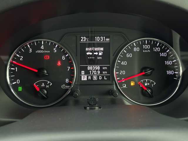 日産 エクストレイル 20Xt 新潟県 2012(平24)年 8.9万km ブリリアントホワイトパール 4WD/純正SDナビ/(AM/FM/CD/DVD/SD/フルセグ/Bluetooth)/バックモニター/ハイパールーフレール/レザーシート/全席シートヒーター/純正フロアマット/ドアバイザー/スマートキー/ETC