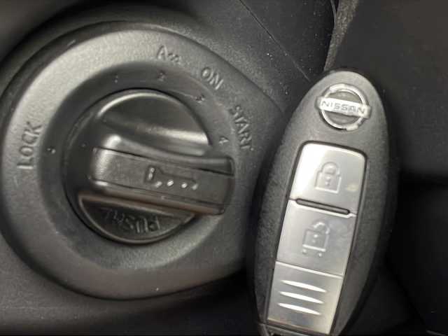 日産 エクストレイル 20Xt 新潟県 2012(平24)年 8.9万km ブリリアントホワイトパール 4WD/純正SDナビ/(AM/FM/CD/DVD/SD/フルセグ/Bluetooth)/バックモニター/ハイパールーフレール/レザーシート/全席シートヒーター/純正フロアマット/ドアバイザー/スマートキー/ETC