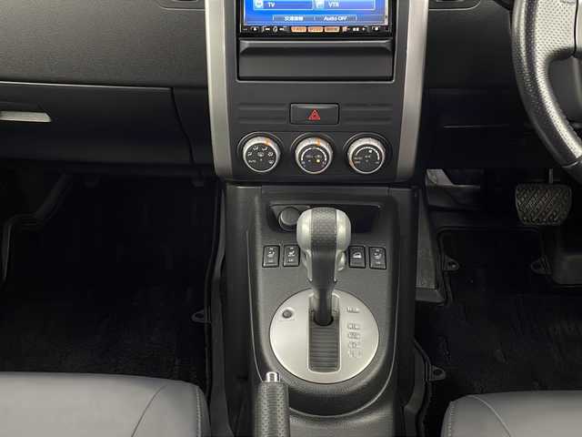 日産 エクストレイル 20Xt 新潟県 2012(平24)年 8.9万km ブリリアントホワイトパール 4WD/純正SDナビ/(AM/FM/CD/DVD/SD/フルセグ/Bluetooth)/バックモニター/ハイパールーフレール/レザーシート/全席シートヒーター/純正フロアマット/ドアバイザー/スマートキー/ETC