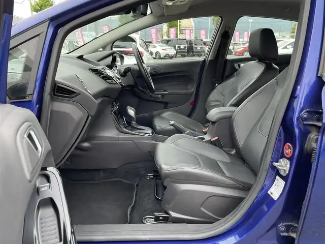 ヨーロッパフォード フィエスタ エコブースト 山梨県 2014(平26)年 4.9万km 青 ワンオーナー/Bluetooth接続/ETC/バックカメラ/前席シートヒーター/横滑り防止装置/レーンキープアシスト/純正アルミホイール/スマートキー/取扱説明書/保証書