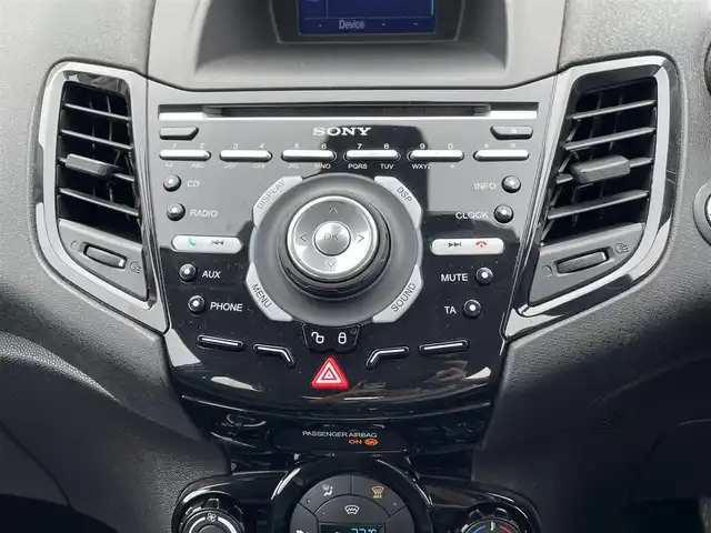 ヨーロッパフォード フィエスタ エコブースト 山梨県 2014(平26)年 4.9万km 青 ワンオーナー/Bluetooth接続/ETC/バックカメラ/前席シートヒーター/横滑り防止装置/レーンキープアシスト/純正アルミホイール/スマートキー/取扱説明書/保証書