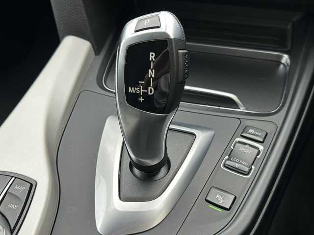 ＢＭＷ ３２０ｄ ツーリング ラグジュアリー 兵庫県 2019(平31)年 5.5万km アルピンホワイトⅢ 純正メーカーナビ/バックカメラ/アイドリングストップ/プッシュスタート/ETC/レーダークルーズコントロール/前後コーナーセンサー/ＭＴモード付AT/前席パワーシート/前席シートヒーター/LEDヘッドライト/オートライト/電動リアゲート/スマートキー/スペアキー/ステアリングリモコン/純正フロアマット/純正１８インチアルミホイール/取扱説明書・保証書