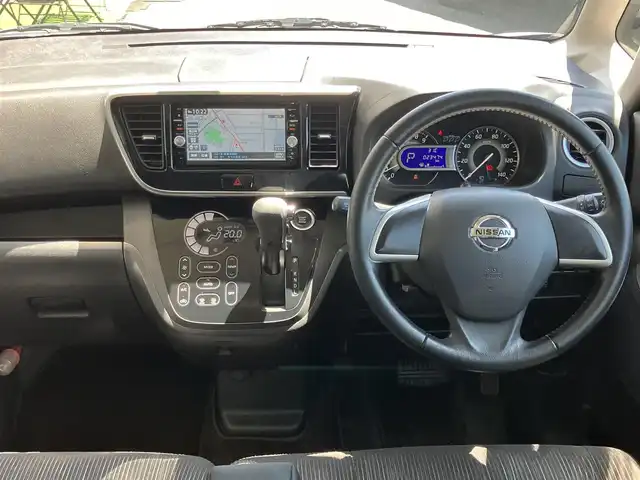 日産 デイズ ルークス ハイウェイスターX 山口県 2015(平27)年 2.4万km チタニウムグレーメタリック 純正メモリーナビ/　＆フルセグTV＆/アラウンドビューカメラ/純正フロアマット/純正ドアバイザー/純正HIDヘッドライト/純正フォグランプ/純正14インチアルミ/左後パワースライド/インテリジェントキー/アイドリングストップ/エマージェンシーブレーキ