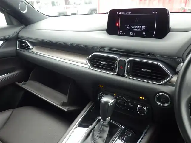マツダ ＣＸ－８ XD Lパッケージ 千葉県 2018(平30)年 2.8万km ソニックシルバーM スマートシティブレーキサポート/レーンキープ・アシスト・システム/ブラインドスポットモニタリング/アクティブ・ドライビング・ディスプレイ/パワーバックドア/ブラウンレザーシート/前席パワーシート/各席シートヒーター/純正SDナビ/地デジTV/【DVD/CD再生機能　Bluetooth接続】/360°ビュー・モニター/BOSEサウンド/革巻きステアリング/ステアリングヒーター/ステアリングスイッチ/ETC（2.0）/LEDヘッドライト/フォグライト/ウインカーミラー/コーナーセンサー/純正19インチアルミホイル/サイド/カーテンエアバッグ/アドバンストキーレスエントリー