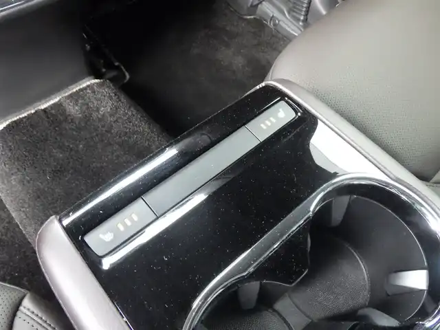 マツダ ＣＸ－８ XD Lパッケージ 千葉県 2018(平30)年 2.8万km ソニックシルバーM スマートシティブレーキサポート/レーンキープ・アシスト・システム/ブラインドスポットモニタリング/アクティブ・ドライビング・ディスプレイ/パワーバックドア/ブラウンレザーシート/前席パワーシート/各席シートヒーター/純正SDナビ/地デジTV/【DVD/CD再生機能　Bluetooth接続】/360°ビュー・モニター/BOSEサウンド/革巻きステアリング/ステアリングヒーター/ステアリングスイッチ/ETC（2.0）/LEDヘッドライト/フォグライト/ウインカーミラー/コーナーセンサー/純正19インチアルミホイル/サイド/カーテンエアバッグ/アドバンストキーレスエントリー