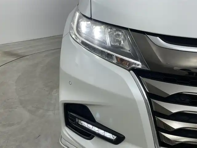 ホンダ オデッセイ ハイブリッド アブソルート・EXホンダセンジング 岡山県 2020(令2)年 8.1万km プラチナホワイトパール 純正９型ナビ(VXM-207VFNi)/【CD/DVD/BT/USB/Carplay/フルセグ/HDMI】/両側電動スライド　/全周囲カメラ　/レーダークルーズコントロール　/１００Ｖ電源　/ＥＴＣ2.0/シートヒーター　前席　/ＬＥＤヘッドライト　/ドライブレコーダー　前後　/ブラインドスポットモニター　/コーナーセンサー　前後/禁煙車/純正アルミ/アイドリングストップ/踏み間違い防止/ダブルエアコン