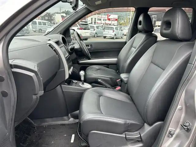 日産 エクストレイル 20X 鹿児島県 2011(平23)年 10.6万km ブレードシルバー インテリジェントエマージェンシーブレーキ/純正SDナビ/【Bluetooth/CD/DVD/フルセグTV】/バックカメラ/レザーシート/シートヒーター/純正17インチアルミホイール/オートエアコン/スマートキー/ETC/純正フロアマット