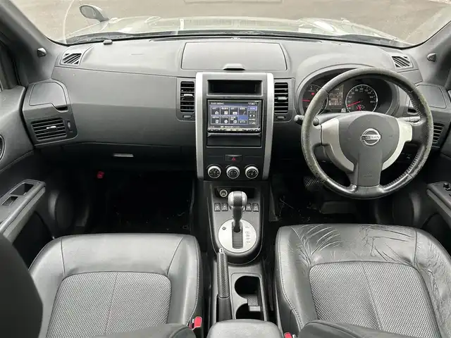 日産 エクストレイル 20X 鹿児島県 2011(平23)年 10.6万km ブレードシルバー インテリジェントエマージェンシーブレーキ/純正SDナビ/【Bluetooth/CD/DVD/フルセグTV】/バックカメラ/レザーシート/シートヒーター/純正17インチアルミホイール/オートエアコン/スマートキー/ETC/純正フロアマット