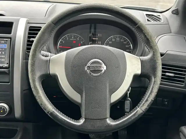 日産 エクストレイル 20X 鹿児島県 2011(平23)年 10.6万km ブレードシルバー インテリジェントエマージェンシーブレーキ/純正SDナビ/【Bluetooth/CD/DVD/フルセグTV】/バックカメラ/レザーシート/シートヒーター/純正17インチアルミホイール/オートエアコン/スマートキー/ETC/純正フロアマット