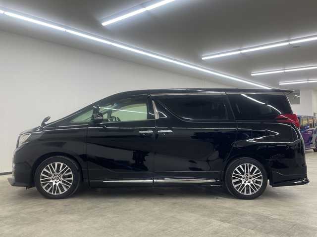 トヨタ アルファード S Cパッケージ 長崎県 2017(平29)年 6.2万km ブラック アルパイン11インチナビ（EX11V)/・フルセグ/・DVD/・Bluetooth/バックカメラ/サイドカメラ/両側パワースライド/ハンドルヒーター/アルパインフリップダウンモニター/コーナーセンサー/LEDヘッドライト/ハンドルヒーター/前席パワーシート（Dシートメモリ付）/オートリトラミラー/オットマンシート/純正18インチアルミ/ハーフレザーシート/純正ETC/電子制御パーキング/オートホールド