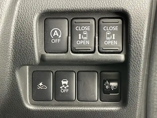 日産 デイズ ルークス X Vセレクション 愛知県 2019(平31)年 5.6万km プレミアムパープルP 純正ナビ　全方位カメラ　ドラレコ　禁煙車　フルセグＴＶ　ＤＶＤ　Ｂｌｕｅｔｏｏｔｈ　ＥＴＣ　両側パワスラ　衝突軽減　コーナーセンサー　純正マット　リアシェード　リアシーリングファン　純正１４インチＡＷ　プッシュスタート　スマートキー