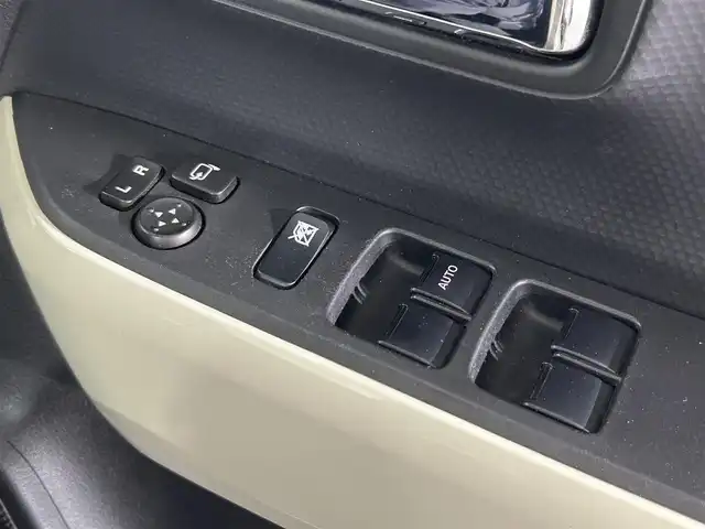 スズキ クロスビー HYBRID MZ 佐賀県 2018(平30)年 3.6万km キャラバンアイボリーパールメタリック/ホワイト 2トーンルーフ 純正7インチナビ/フルセグTV/Bluetooth/CD/DVD/バックカメラ/ビルトインETC/衝突被害軽減システム/シートヒーター/コーナーセンサー/クルーズコントロール/レーンキープアシスト/スペアキー×１/ＬＥＤヘッドライト/パドルシフト/助手席下収納ＢＯＸ/オートライト/純正16インチアルミホイール/フロアマット