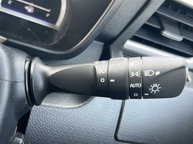 トヨタ ルーミー カスタムG S 福岡県 2018(平30)年 8.8万km マゼンタベリーマイカM 純正メモリナビ（NSZT-W66T）/（AM/FM/CD/BT/フルセグTV）/クルーズコントロール/両側パワースライドドア/バックカメラ/コーナーセンサー/衝突被害軽減システム/横滑り防止装置/純正フロアマット/純正14インチアルミホイール/純正LEDヘッドライト/アイドリングストップ/スマートキー/プッシュスタートボタン/ETC