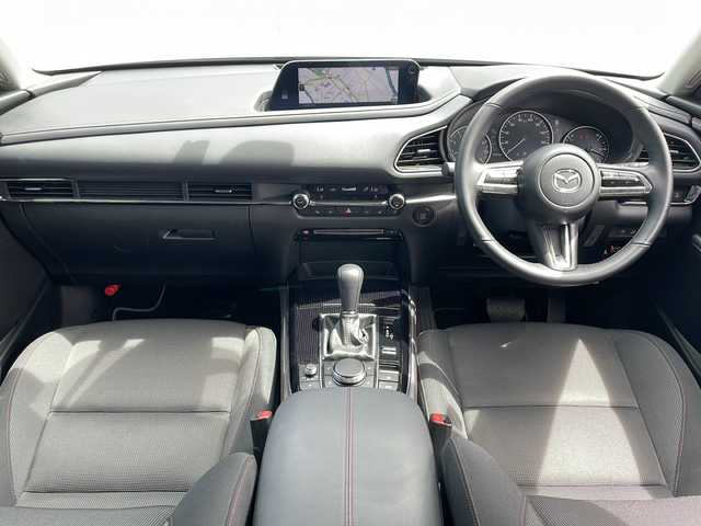 マツダ ＣＸ－３０ 20S ブラックトーンED 新潟県 2023(令5)年 0.9万km プラチナクォーツメタリック 登録時走行距離8793km/外部検査実施済み/ワンオーナー/4WD/純正メモリナビ/　(DVD/フルセグTV/Bluetooth/USB/MSV)/360°ビュー・モニター/ビルトインETC/前後ドライブレコーダー/D席パワーシート/前席シートヒーター/パワーバックドア/ステアリングヒーター/ヘッドアップディスプレイ/i-ACTIVSENSE/・マツダレーダークルーズコントロール（MRCC）/・スマートブレーキサポート（SBS）/・アドバンストスマートシティブレーキサポート（アドバンストSCBS）/・レーンキープアシストシステム＆車線逸脱警報システム（LAS & LDWS）/・AT誤発進抑制制御［前進時］/・AT誤発進抑制制御［後退時］/・ハイビームコントロールシステム（HBC）/・ブラインドスポットモニタリング（BSM）/・交通標識認識システム（TSR）/横滑り防止機能/純正18インチアルミホイール/スマートキー/純正LEDヘッドライト/パドルシフト/カーテンエアバック/スペアキー1本/保証書/取扱説明書
