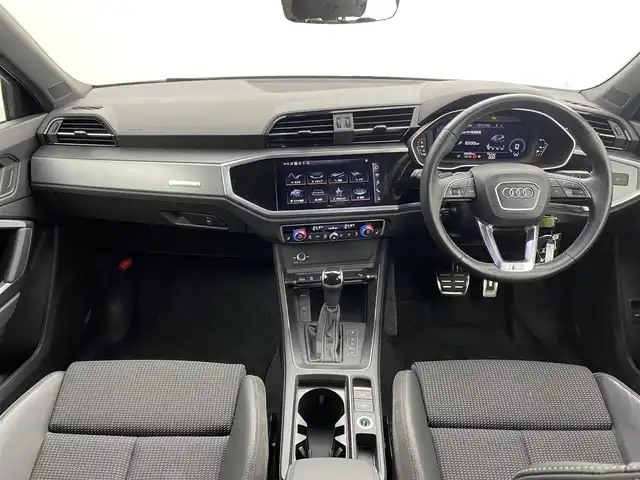 アウディ アウディ Ｑ３ SB 35TDIクワトロ Sライン 福井県 2022(令4)年 2.6万km グレイシアホワイトメタリック 純正ナビゲーション/Bluetooth接続/USB接続/全方位カメラ/アダプティブクルーズ/車線逸脱警報/衝突軽減ブレーキ/前後ドライブレコーダー/ビルトインETC/ハーフレザーシート/前席シートヒーター/バーチャルコックピット/コーナーセンサー/ダウンヒルアシスト/アイドリングストップ/LEDライト/横滑り防止装置/保証書/取扱説明書/整備手帳/スマートキーX1