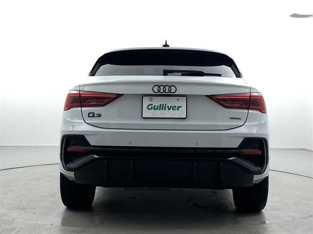 アウディ アウディ Ｑ３ SB 35TDIクワトロ Sライン 福井県 2022(令4)年 2.6万km グレイシアホワイトメタリック 純正ナビゲーション/Bluetooth接続/USB接続/全方位カメラ/アダプティブクルーズ/車線逸脱警報/衝突軽減ブレーキ/前後ドライブレコーダー/ビルトインETC/ハーフレザーシート/前席シートヒーター/バーチャルコックピット/コーナーセンサー/ダウンヒルアシスト/アイドリングストップ/LEDライト/横滑り防止装置/保証書/取扱説明書/整備手帳/スマートキーX1