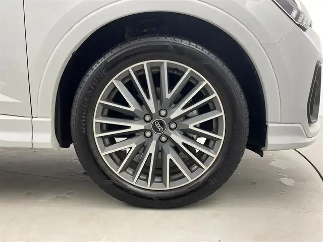 アウディ アウディ Ｑ３ SB 35TDIクワトロ Sライン 福井県 2022(令4)年 2.6万km グレイシアホワイトメタリック 純正ナビゲーション/Bluetooth接続/USB接続/全方位カメラ/アダプティブクルーズ/車線逸脱警報/衝突軽減ブレーキ/前後ドライブレコーダー/ビルトインETC/ハーフレザーシート/前席シートヒーター/バーチャルコックピット/コーナーセンサー/ダウンヒルアシスト/アイドリングストップ/LEDライト/横滑り防止装置/保証書/取扱説明書/整備手帳/スマートキーX1