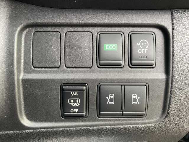 日産 セレナ ハイウェイスター 静岡県 2017(平29)年 10.8万km ダイヤモンドブラック (株)IDOMが運営する【じしゃロン焼津店】の自社ローン専用車両になります。こちらは現金またはオートローンご利用時の価格です。自社ローンご希望の方は別途その旨お申付け下さい /純正ＳＤナビ/(フルセグＴＶ/Ｂｌｕｅｔｏｏｔｈ接続/ＣＤ/ＤＶＤ/ＢＤ)/後席モニター/両側パワースライドドア/３６０°カメラ/自動駐車/衝突軽減ブレーキ/クルーズコントロール/ＥＴＣ/純正ＡＷ