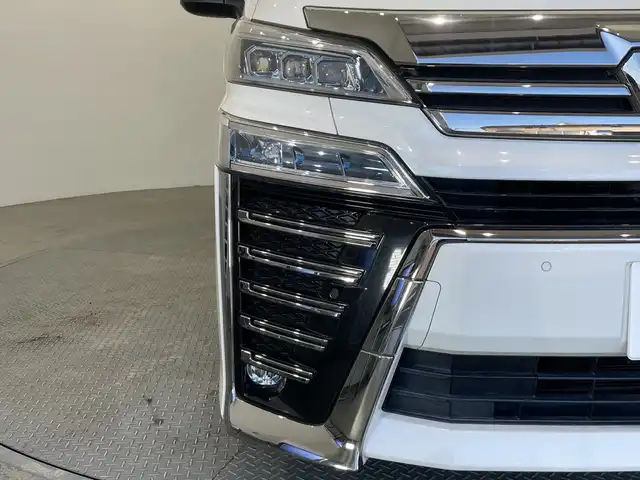 トヨタ ヴェルファイア Z Gエディション 栃木県 2020(令2)年 1.9万km ホワイトパールクリスタルシャイン 純正ナビ/(フルセグTV・Bluetooth・CD・DVD・USB)/純正後席モニター/バックカメラ/トヨタセーフティセンス/ ・プリクラッシュセーフティ/ ・レーンキープアシスト/ ・オートクルーズコントロール/ ・オートハイビーム/前後コーナーセンサー/両側パワースライドドア/電動リアゲート/前席パワーシート/2列目席電動リクライニング・オットマン/前席シートヒーター・エアシート/合皮シート/ステアリングヒーター/ブレーキホールド/LEDヘッドライト/オートライト/シーケンシャルウィンカー/ETC/AC100V充電/スマートキー/スペアキー/取扱説明書/保証書