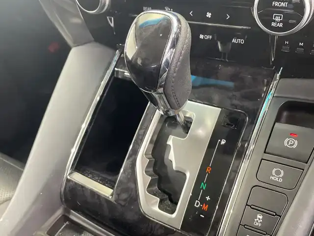 トヨタ ヴェルファイア Z Gエディション 栃木県 2020(令2)年 1.9万km ホワイトパールクリスタルシャイン 純正ナビ/(フルセグTV・Bluetooth・CD・DVD・USB)/純正後席モニター/バックカメラ/トヨタセーフティセンス/ ・プリクラッシュセーフティ/ ・レーンキープアシスト/ ・オートクルーズコントロール/ ・オートハイビーム/前後コーナーセンサー/両側パワースライドドア/電動リアゲート/前席パワーシート/2列目席電動リクライニング・オットマン/前席シートヒーター・エアシート/合皮シート/ステアリングヒーター/ブレーキホールド/LEDヘッドライト/オートライト/シーケンシャルウィンカー/ETC/AC100V充電/スマートキー/スペアキー/取扱説明書/保証書