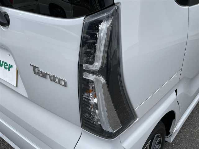 ダイハツ タント カスタム RS 新潟県 2025(令7)年 0.6万km シャイニングホワイトパール ワンオーナー/４WD/ターボ/純正ホイール夏タイヤ装着/スタッドレスタイヤ車載/フルセグテレビ/バックカメラ/運転席助手席シートヒーター/アイドリングストップ/ウィンカーミラー/ドアバイザー/プッシュスタート/両側パワースライドドア/ETC/ブレーキホールド/電動パーキングブレーキ/純正フロアマット/ステアリングスイッチ/ハンズフリー/スペアキー1個