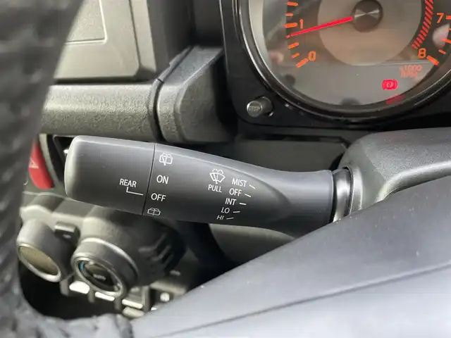スズキ ジムニー シエラ JC 福島県 2023(令5)年 4.5万km ミディアムグレー ワンオーナー/パートタイム4WD/デュアルセンサーブレーキサポート/ダウンヒルアシストコントロール/クルーズコントロール/アイドリングストップ/シートヒーター/純正ドアバイザー/純正フロアマット/プッシュスタート/オートライト/LEDヘッドライト/フォグライト