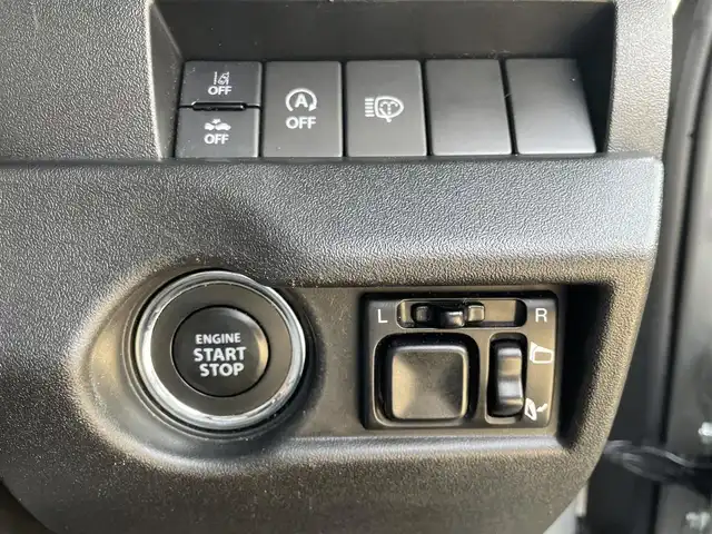 スズキ ジムニー シエラ JC 福島県 2023(令5)年 4.5万km ミディアムグレー ワンオーナー/パートタイム4WD/デュアルセンサーブレーキサポート/ダウンヒルアシストコントロール/クルーズコントロール/アイドリングストップ/シートヒーター/純正ドアバイザー/純正フロアマット/プッシュスタート/オートライト/LEDヘッドライト/フォグライト