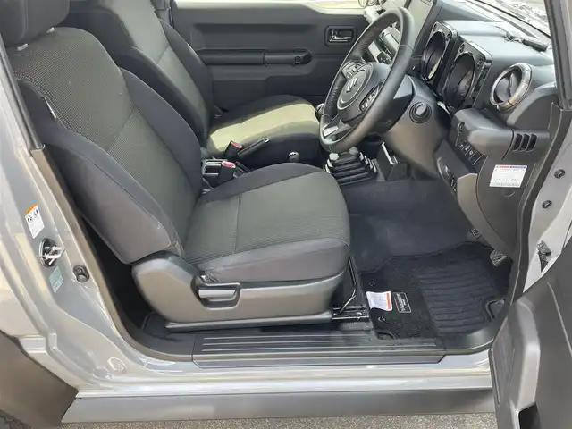 スズキ ジムニー シエラ JC 福島県 2023(令5)年 4.5万km ミディアムグレー ワンオーナー/パートタイム4WD/デュアルセンサーブレーキサポート/ダウンヒルアシストコントロール/クルーズコントロール/アイドリングストップ/シートヒーター/純正ドアバイザー/純正フロアマット/プッシュスタート/オートライト/LEDヘッドライト/フォグライト