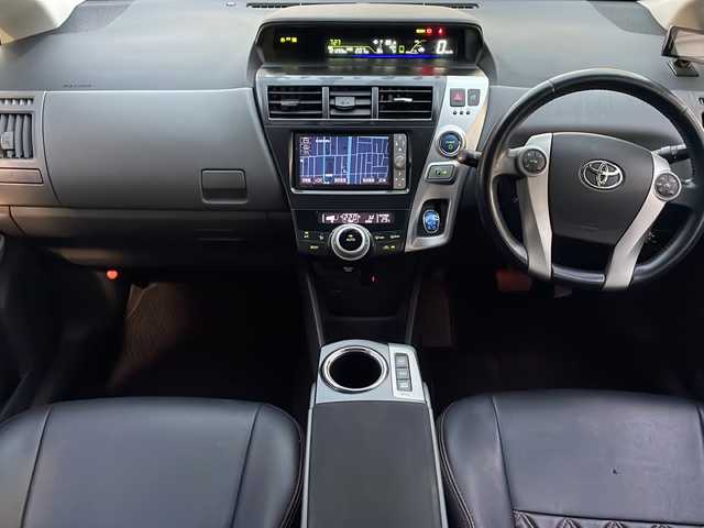 トヨタ プリウス α G 高知県 2013(平25)年 12.2万km ブラック 純正ナビ/(Bluetooth/CD/SD/DVD/フルセグ)/バックカメラ/ビルトインETC/クルーズコントロール/前後ドライブレコーダー/社外17インチアルミホイール/モデリスタエアロ/オートライト/LEDヘッドライト/フォグランプ/プッシュスタート/スマートキー/スペアキー1本/純正フロアマット/純正ドアバイザー/横滑り防止装置/衝突被害軽減ブレーキ