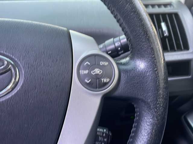 トヨタ プリウス α G 高知県 2013(平25)年 12.2万km ブラック 純正ナビ/(Bluetooth/CD/SD/DVD/フルセグ)/バックカメラ/ビルトインETC/クルーズコントロール/前後ドライブレコーダー/社外17インチアルミホイール/モデリスタエアロ/オートライト/LEDヘッドライト/フォグランプ/プッシュスタート/スマートキー/スペアキー1本/純正フロアマット/純正ドアバイザー/横滑り防止装置/衝突被害軽減ブレーキ