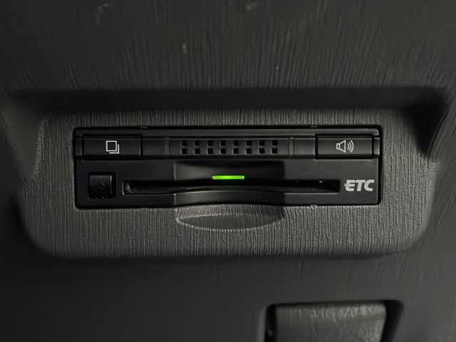 トヨタ プリウス α G 高知県 2013(平25)年 12.2万km ブラック 純正ナビ/(Bluetooth/CD/SD/DVD/フルセグ)/バックカメラ/ビルトインETC/クルーズコントロール/前後ドライブレコーダー/社外17インチアルミホイール/モデリスタエアロ/オートライト/LEDヘッドライト/フォグランプ/プッシュスタート/スマートキー/スペアキー1本/純正フロアマット/純正ドアバイザー/横滑り防止装置/衝突被害軽減ブレーキ