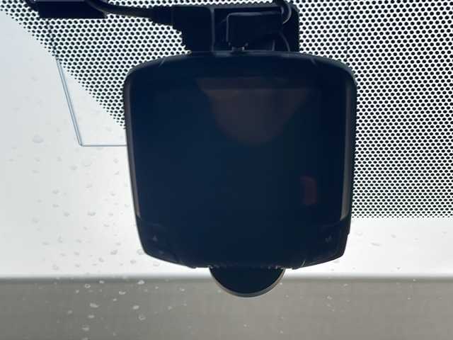 トヨタ プリウス α G 高知県 2013(平25)年 12.2万km ブラック 純正ナビ/(Bluetooth/CD/SD/DVD/フルセグ)/バックカメラ/ビルトインETC/クルーズコントロール/前後ドライブレコーダー/社外17インチアルミホイール/モデリスタエアロ/オートライト/LEDヘッドライト/フォグランプ/プッシュスタート/スマートキー/スペアキー1本/純正フロアマット/純正ドアバイザー/横滑り防止装置/衝突被害軽減ブレーキ