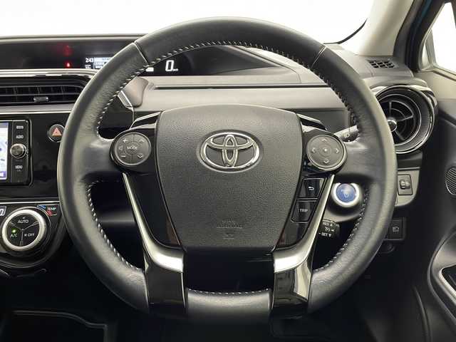 トヨタ アクア G 宮崎県 2017(平29)年 6.1万km クリアエメラルドパールクリスタルシャイン Toyota Safety Sense/〇プリクラシュセーフティ/〇レーンディパーチャーアラート/〇オートマチックハイビーム/〇先行車発進告知/純正7インチSDナビ/フルセグTV/CD/DVD/Bluetooth/バックカメラ/クルーズコントロール/LEDヘッドライト/ビルトインETC/ステアリングヒーター