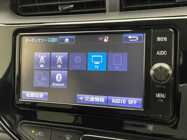 トヨタ アクア G 宮崎県 2017(平29)年 6.1万km クリアエメラルドパールクリスタルシャイン Toyota Safety Sense/〇プリクラシュセーフティ/〇レーンディパーチャーアラート/〇オートマチックハイビーム/〇先行車発進告知/純正7インチSDナビ/フルセグTV/CD/DVD/Bluetooth/バックカメラ/クルーズコントロール/LEDヘッドライト/ビルトインETC/ステアリングヒーター