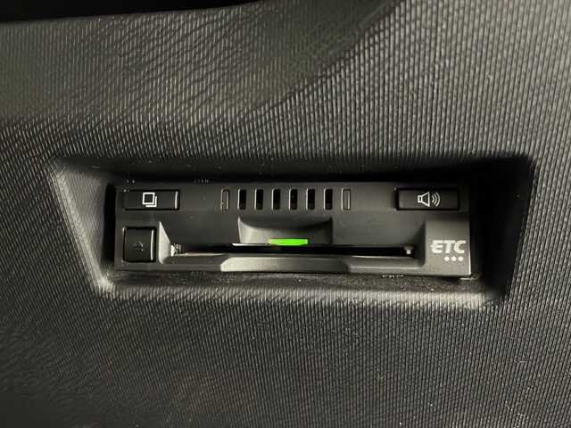 トヨタ アクア G 宮崎県 2017(平29)年 6.1万km クリアエメラルドパールクリスタルシャイン Toyota Safety Sense/〇プリクラシュセーフティ/〇レーンディパーチャーアラート/〇オートマチックハイビーム/〇先行車発進告知/純正7インチSDナビ/フルセグTV/CD/DVD/Bluetooth/バックカメラ/クルーズコントロール/LEDヘッドライト/ビルトインETC/ステアリングヒーター