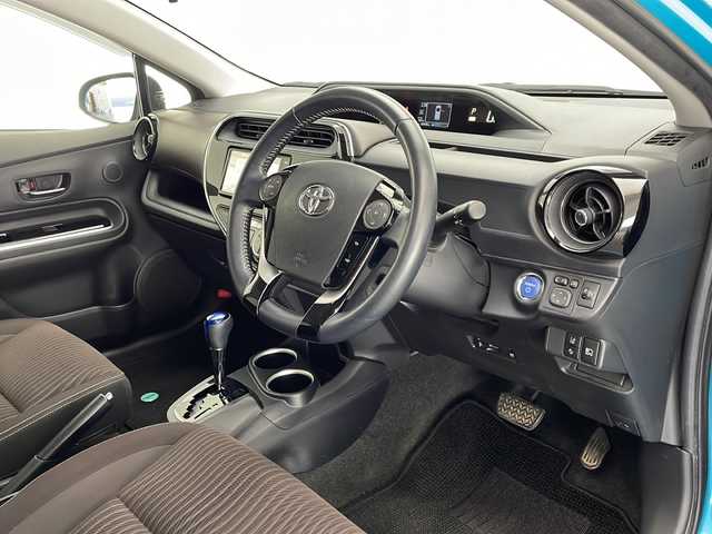 トヨタ アクア G 宮崎県 2017(平29)年 6.1万km クリアエメラルドパールクリスタルシャイン Toyota Safety Sense/〇プリクラシュセーフティ/〇レーンディパーチャーアラート/〇オートマチックハイビーム/〇先行車発進告知/純正7インチSDナビ/フルセグTV/CD/DVD/Bluetooth/バックカメラ/クルーズコントロール/LEDヘッドライト/ビルトインETC/ステアリングヒーター