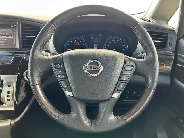 日産 エルグランド 250HWS S アーバンクロム 熊本県 2019(平31)年 3.8万km ファントムブラック 純正ＳＤナビ/エマージェンシーブレーキ/車線逸脱警報機能/フリップダウンモニター/全方位カメラ/オットマンＮ席＋２列目/ドライブレコーダー/革巻きステアリング/電動格納ミラー/ウィンカーミラー/オートライト/フォグランプ/純正ドアバイザー/純正フロアマット/純正アルミホイール/プッシュスタートボタン