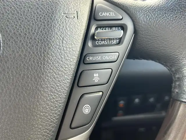 日産 エルグランド 250HWS S アーバンクロム 熊本県 2019(平31)年 3.8万km ファントムブラック 純正ＳＤナビ/エマージェンシーブレーキ/車線逸脱警報機能/フリップダウンモニター/全方位カメラ/オットマンＮ席＋２列目/ドライブレコーダー/革巻きステアリング/電動格納ミラー/ウィンカーミラー/オートライト/フォグランプ/純正ドアバイザー/純正フロアマット/純正アルミホイール/プッシュスタートボタン