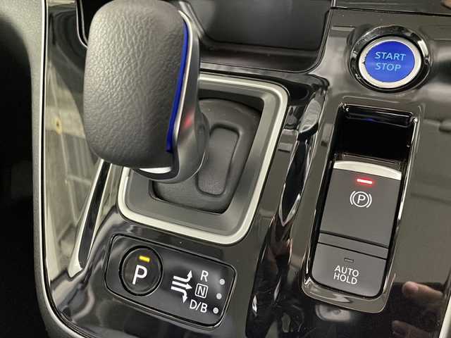 日産 セレナ e－パワー ハイウェイスター V 福岡県 2020(令2)年 3.3万km ダイヤモンドブラック 禁煙車/純正9インチメモリナビ/・CD/DVD/BT/フルセグTV/・全方位モニター/純正フリップダウンモニター/プロパイロット/エマージェンシーブレーキ/コーナーセンサー/両側パワースライドドア/ブレーキホールド/ドライブレコーダー前後/ETC/革巻きステアリング/・ステアリングリモコン/革シート/LEDヘッドライト/・オートライト/・フォグランプ