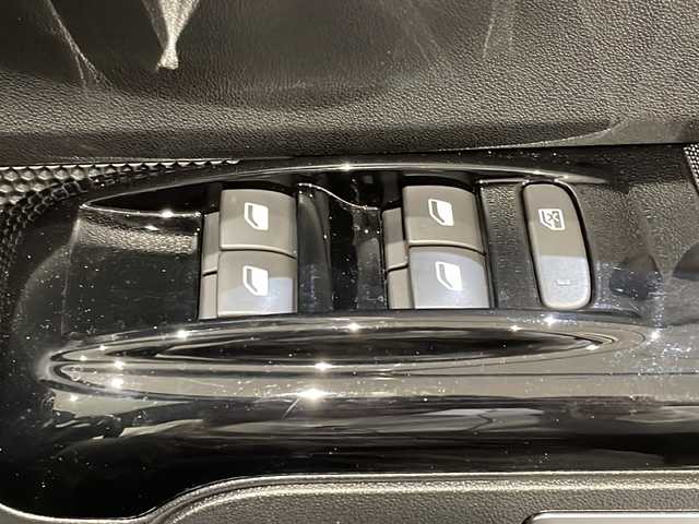 シトロエン Ｃ３ シャイン デビューエディション 新潟県 2018(平30)年 3万km ブランバンキーズ アクティブセーフティブレーキ/純正ナビ/フルセグTV/バックカメラ/ETC/クルーズコントロール/車線逸脱警報/インテリジェントハイビーム/純正17インチアルミホイール/コーナーセンサー/アイドリングストップ/スマートキー/スペアキー/プッシュスタート/保証書/取扱説明書