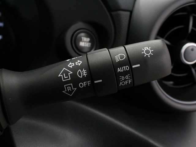 トヨタ ＧＲ８６ RZ 三重県 2022(令4)年 1.2万km クリスタルホワイトパール 6MT/純正メモリナビ /　ワンセグTV/CD/Bluetooth/ハーフレザーシート/・前席シートヒーター /クルーズコントロール/後側方警戒支援システム/ステアリングリモコン/ETC/純正18インチ10本スポークマットブラック塗装AW/シルバー加飾付LEDヘッドランプ/・オートライト/LEDフォグランプ/プッシュエンジンスタート/スマートキー