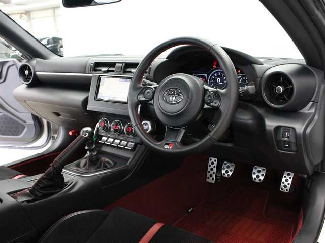 トヨタ ＧＲ８６ RZ 三重県 2022(令4)年 1.2万km クリスタルホワイトパール 6MT/純正メモリナビ /　ワンセグTV/CD/Bluetooth/ハーフレザーシート/・前席シートヒーター /クルーズコントロール/後側方警戒支援システム/ステアリングリモコン/ETC/純正18インチ10本スポークマットブラック塗装AW/シルバー加飾付LEDヘッドランプ/・オートライト/LEDフォグランプ/プッシュエンジンスタート/スマートキー